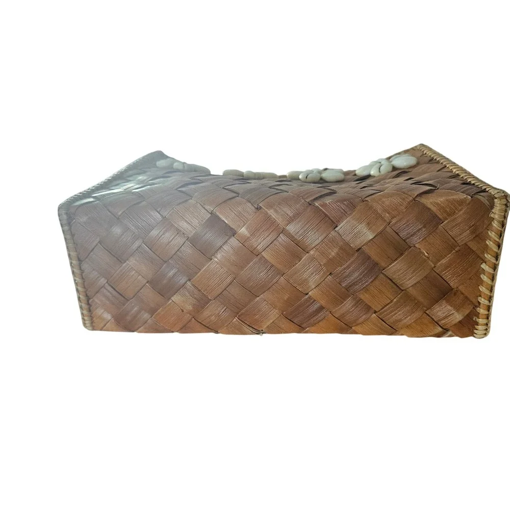 Lois Hill Woven Straw Basket Tote Bag Cowrie Shell Flower Bamboo Handle Brown